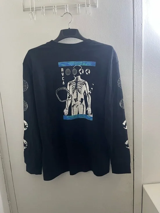 RVCA Black Long-Sleeve Graphic Tee with White Sleeve Motifs - Picture 2 of 8